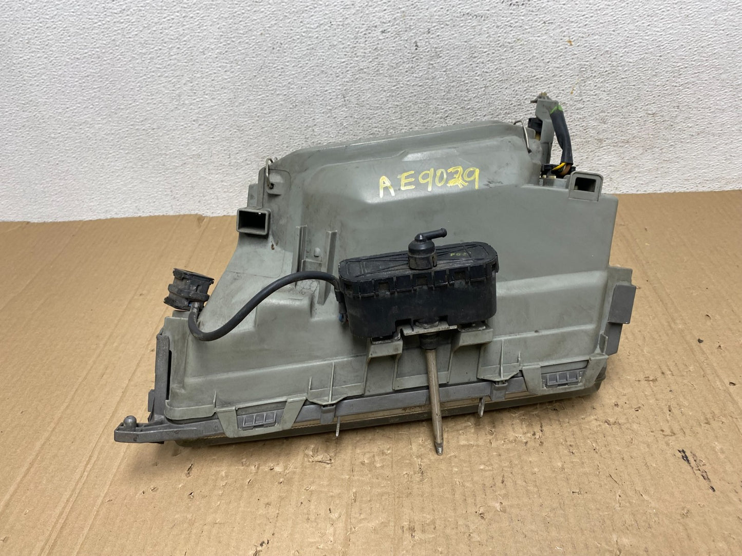 1992 1993 Mercedes W140 S500 Right Passenger RH Halogen Headlight AE9029 DW4