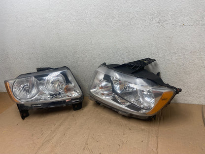 2011-2013 Jeep Grand Cherokee Left+Right Halogen Headlights R1680 DW1