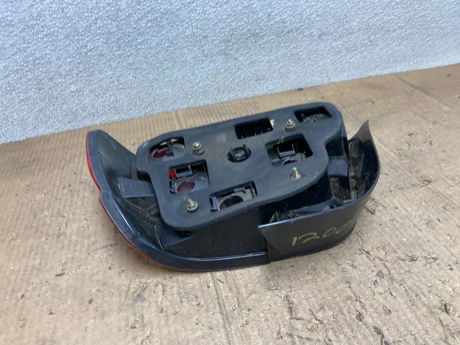 1996-2000 BMW 5-SERIES E39 528i 540i Left Driver Side LH Tail Light AA8586 LK6