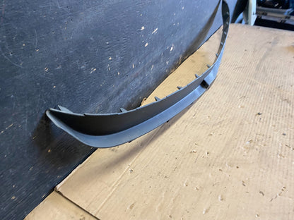 2014 - 2016 Chevrolet Malibu Front Upper Inner Grille Air Deflector OEM R2222 DG2