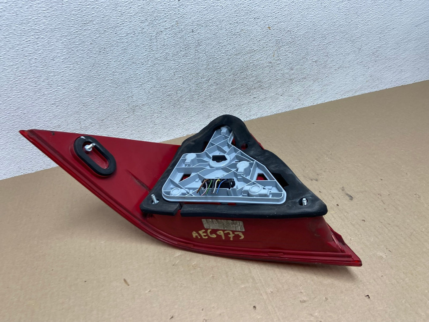 2005-2007 Mercedes-Benz C 230 - W203 C-Class Right Passenger Tail Light AE69735