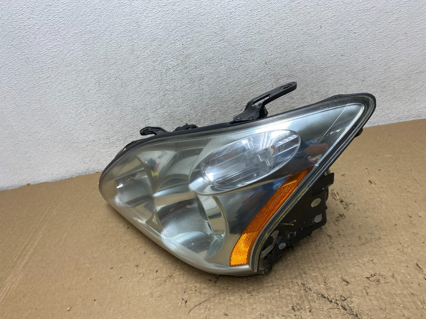 2004 to 2009 Lexus RX330 RX350 Xenon Left Driver Side Headlight AF8380 DW1