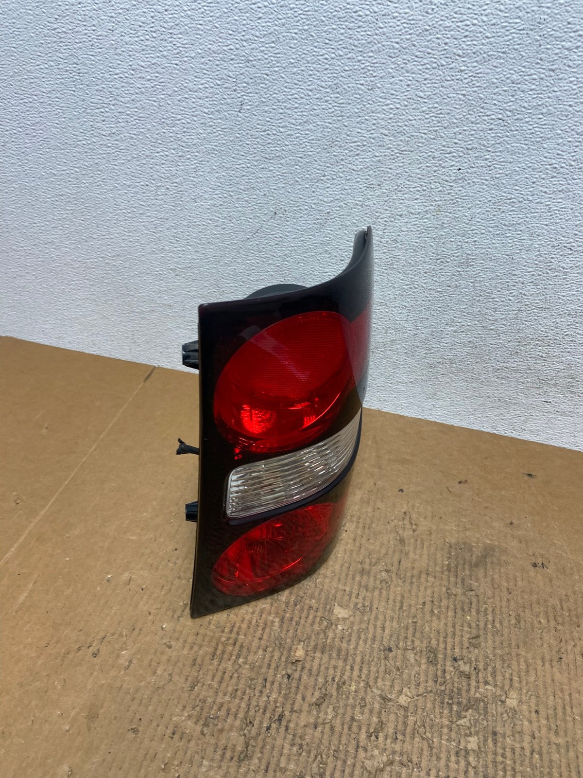 2006 to 2010 Ford Explorer Right Passenger Side Tail light AE2636 LK2