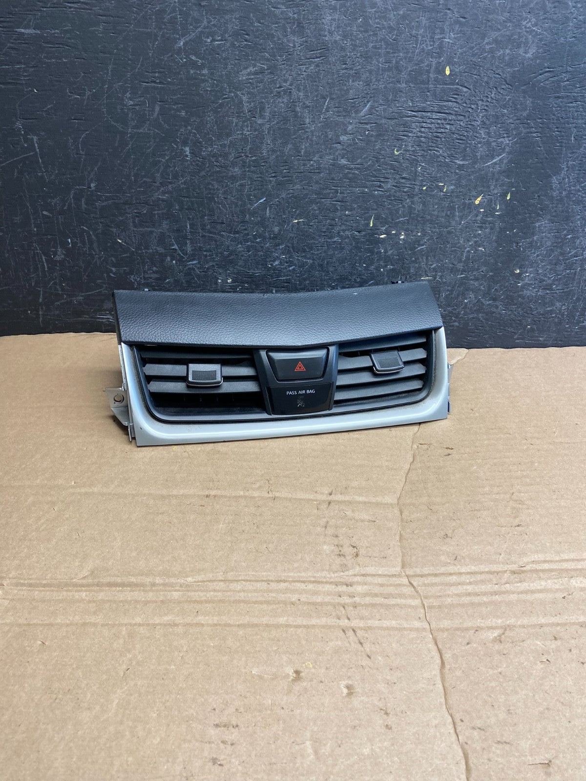 2016-2018 Nissan Altima Center Dash Vents Ac Air Vent Trim Panel Bezel AF1858 DG0