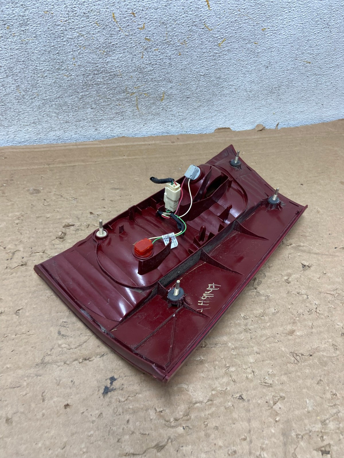 2004 - 2005 Toyota Sienna Left Driver LH Side Inner Tail Light AH9147 LK6
