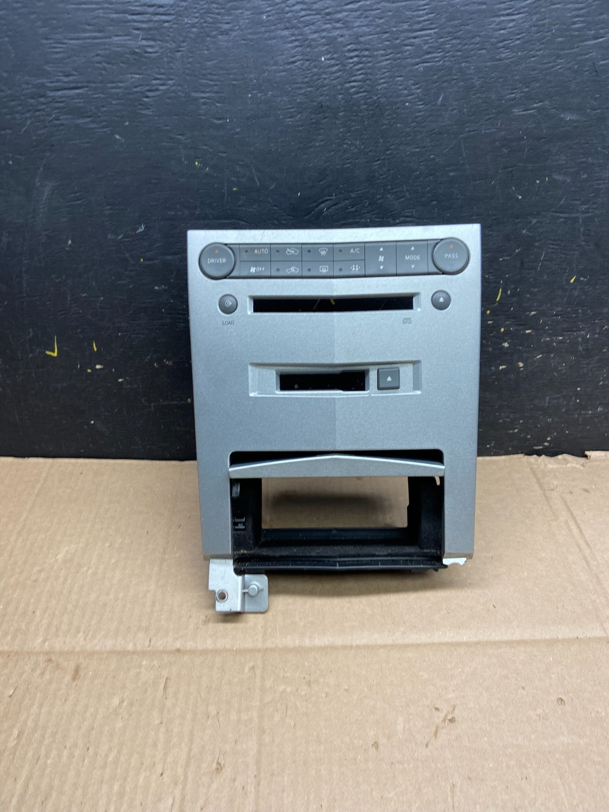 2004 2005 2006 Nissan Maxima Radio Panel Climate Control Bezel Trim OEM Y2258 DG1
