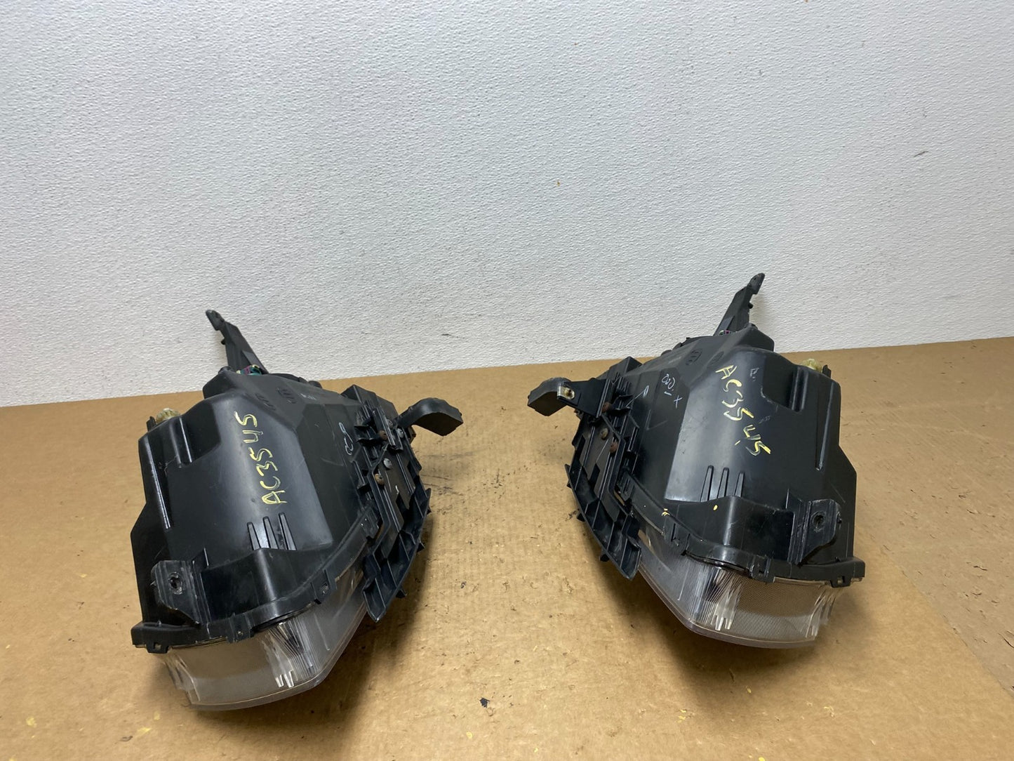2011 to 2015 Chevrolet Cruze Halogen Left+Right Set Headlights AC3545 DW11