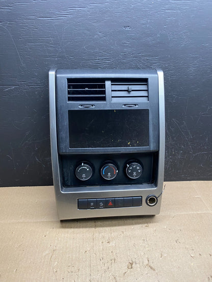2008 to 2012 Jeep Liberty Dash Climate Temperature Control Radio Bezel AC6604 DG0