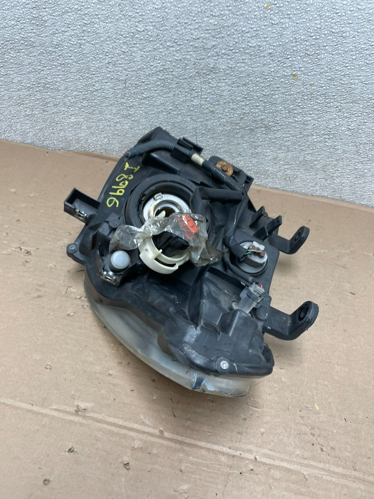 2005 to 2007 Nissan Pathfinder Halogen Headlight Right Passenger Oem AB0042 DW6