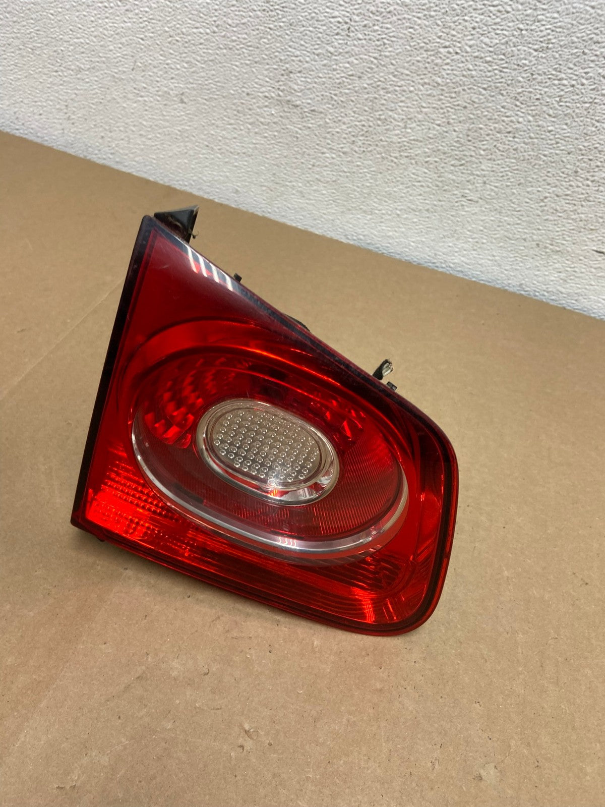 2009-2011 Volkswagen Tiguan Left Driver Side Inner Tail Light OEM AC5593 LK0
