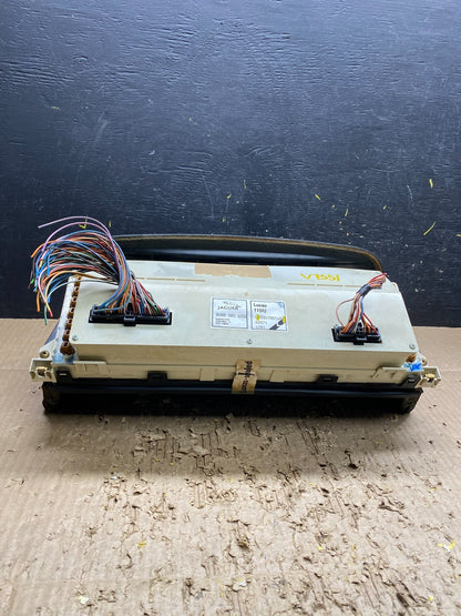 1990-1992 Jaguar XJ40 XJ6 Instrument Cluster Gauge Speedometer V7551 DG6
