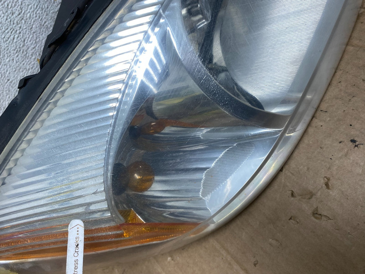 2000 to 2007 Ford Taurus Left+Right Side Halogen Headlights AI8873 DW5