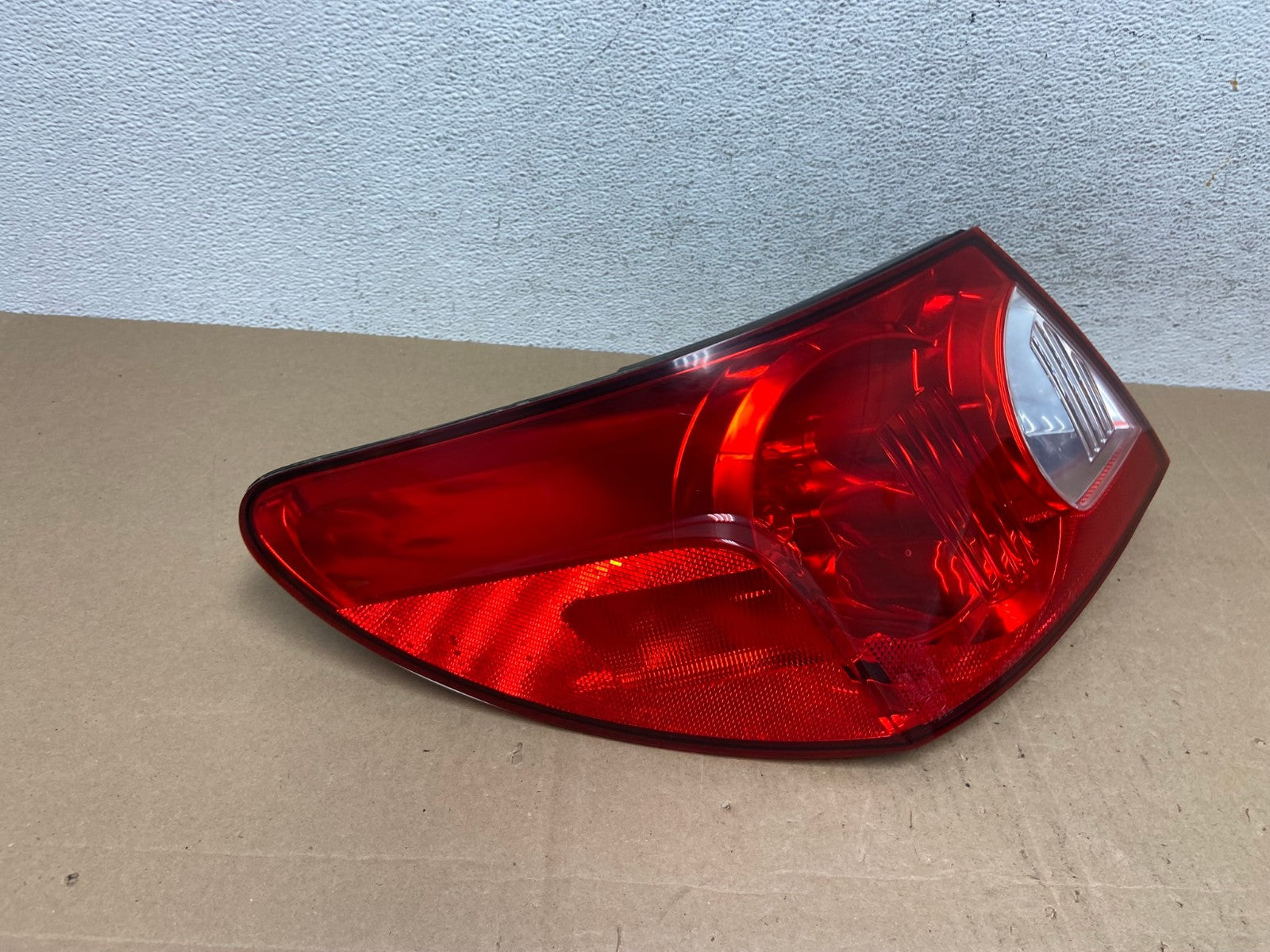 2008 Chrysler Sebring Convertible Left Driver LH Side Tail Light AE4966 LK2