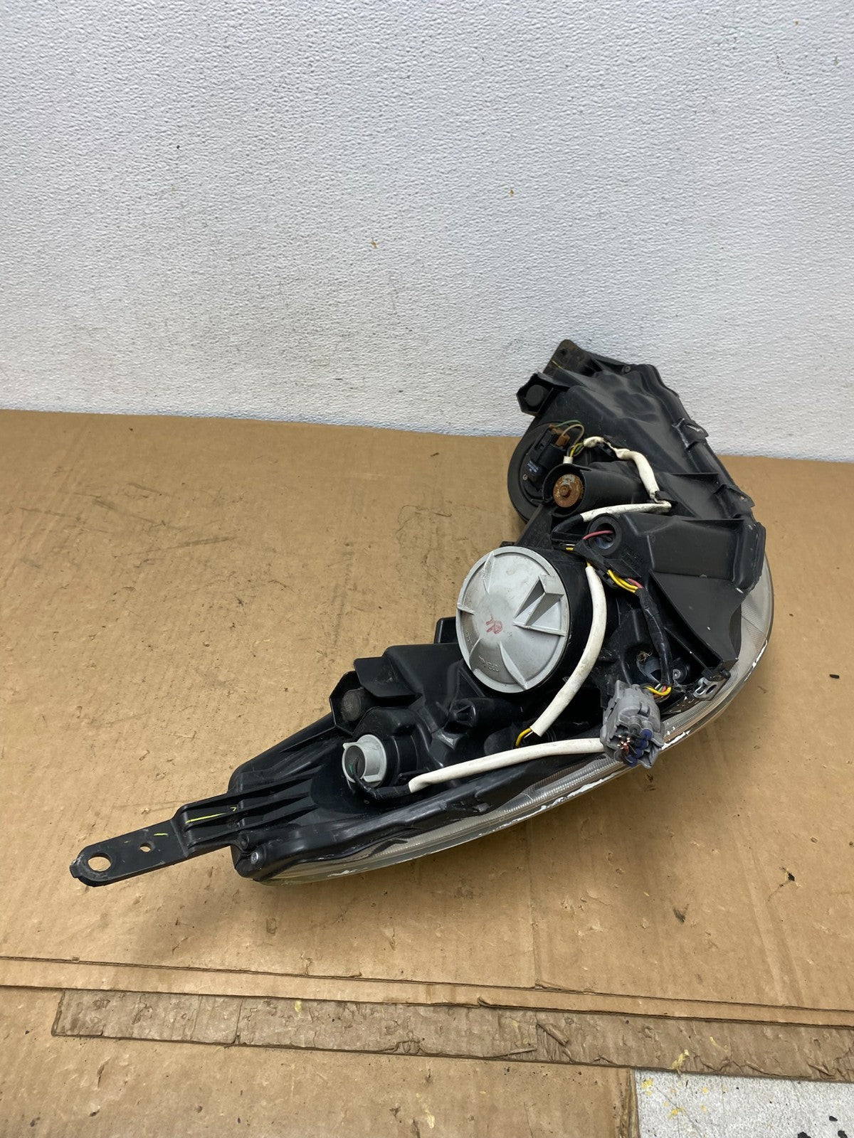 2010 2011 2012 Subaru Legacy Outback Left Driver Halogen Headlight AD1233 DW5