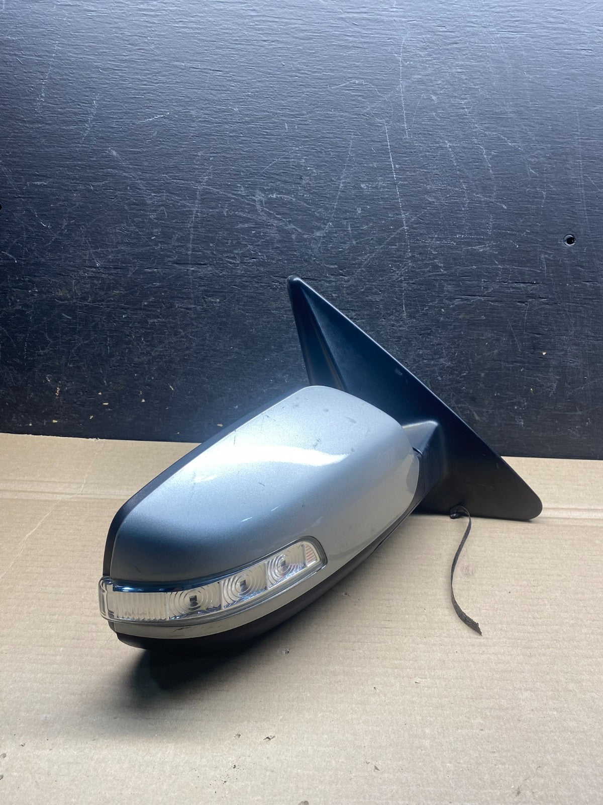 2011 to 2015 Kia Sorento Right Passenger Door Mirror Turn Signal ah7580 DG1