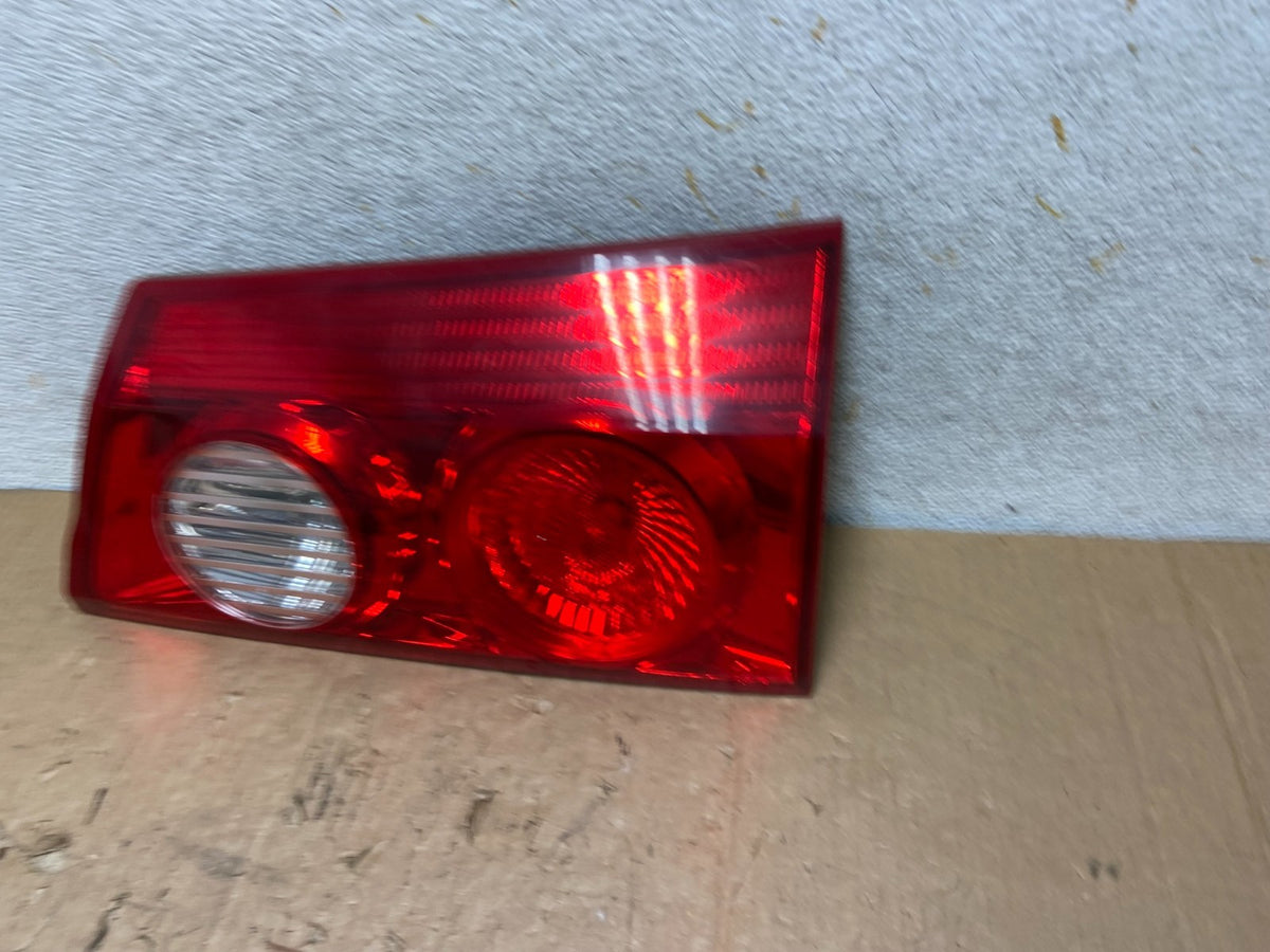 2006 to 2010 Toyota Sienna Right Passenger RH Inner Tail Light AI9322 LK1