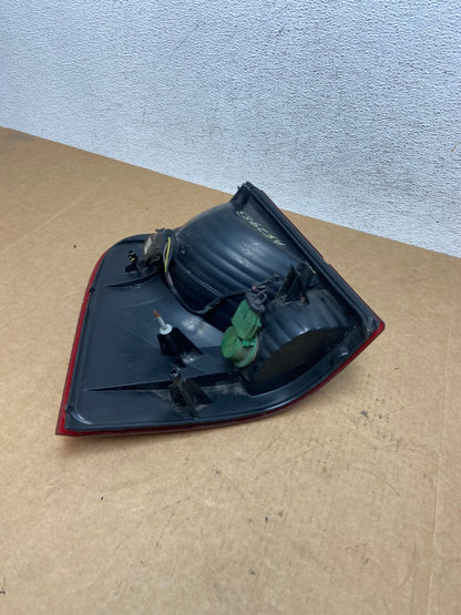 2002 to 2005 Ford Explorer Right Passenger Rh Side Tail light AE2983 LK10