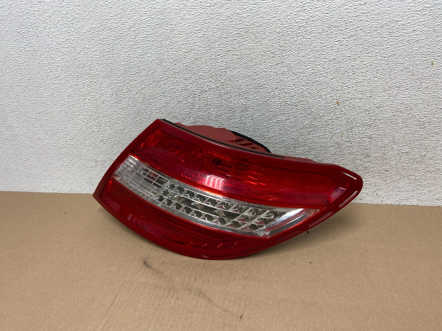 2008 - 2011 Mercedes C-Class Right Passenger RH LED Tail Light AG6608 DW1