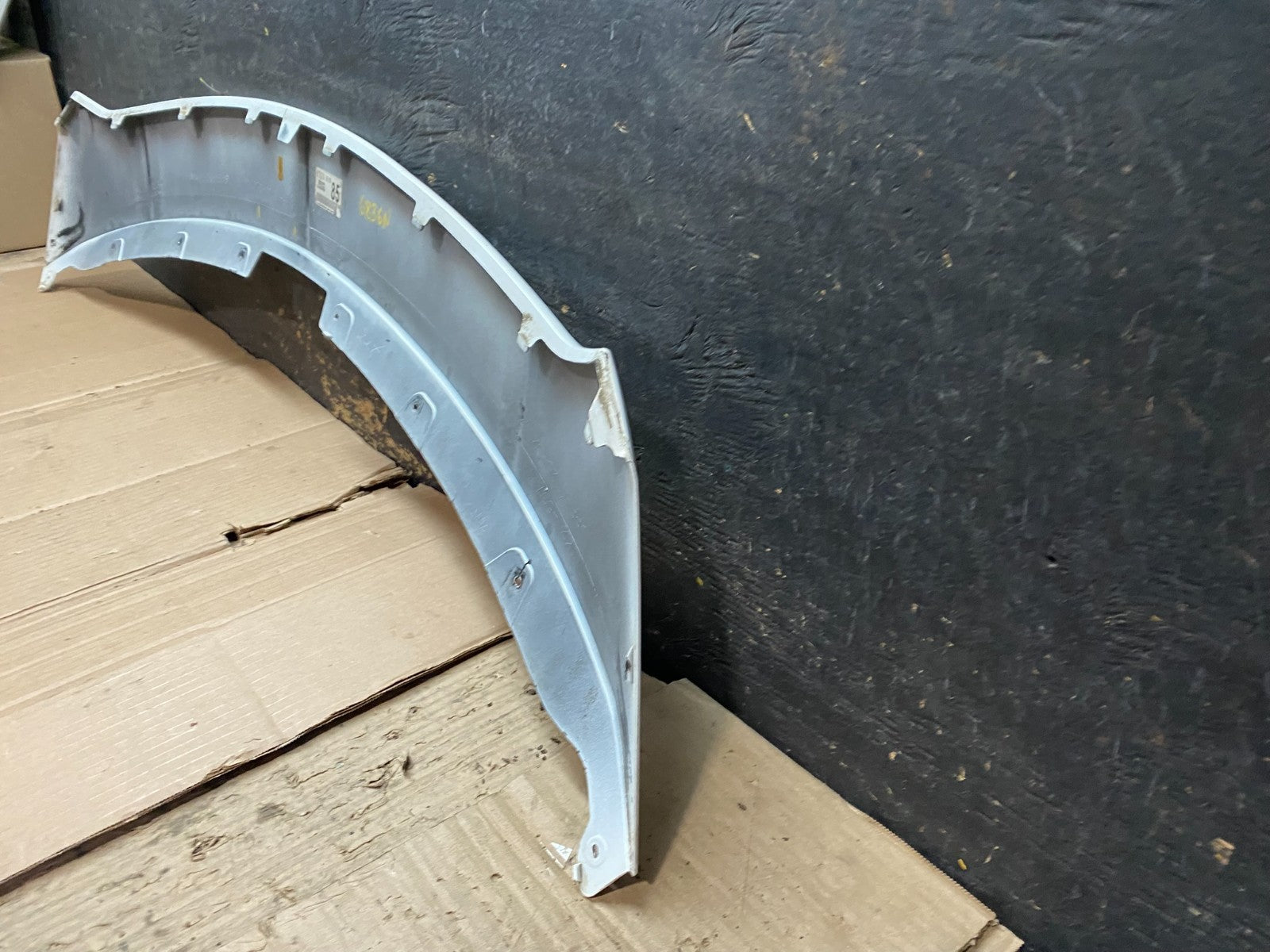 2013-2015 Mazda CX-9 Front Upper Grille Filler Panel Moulding W4674 DG8