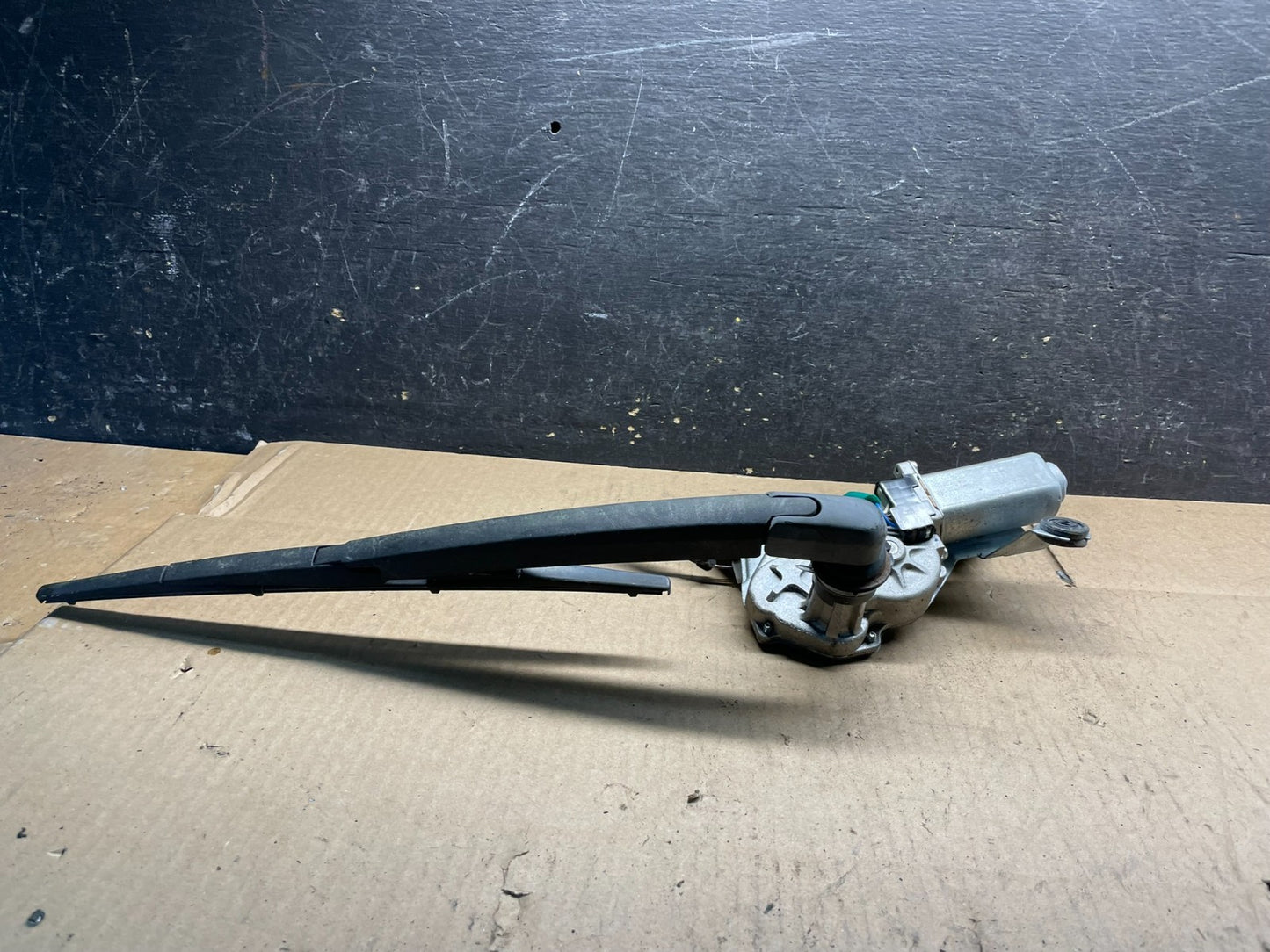 2007 - 2010 Hyundai Santa Fe Rear Glass Windshield Wiper Motor V9076 DG3