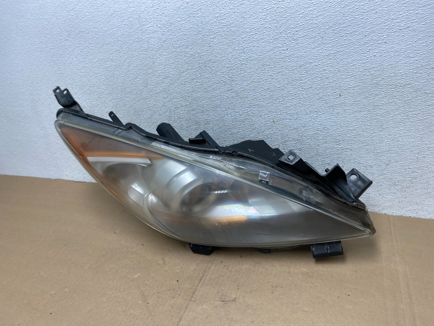2010 - 2013 Mazda 3 Halogen Right Passenger Rh Side Headlight AG4548 DW1