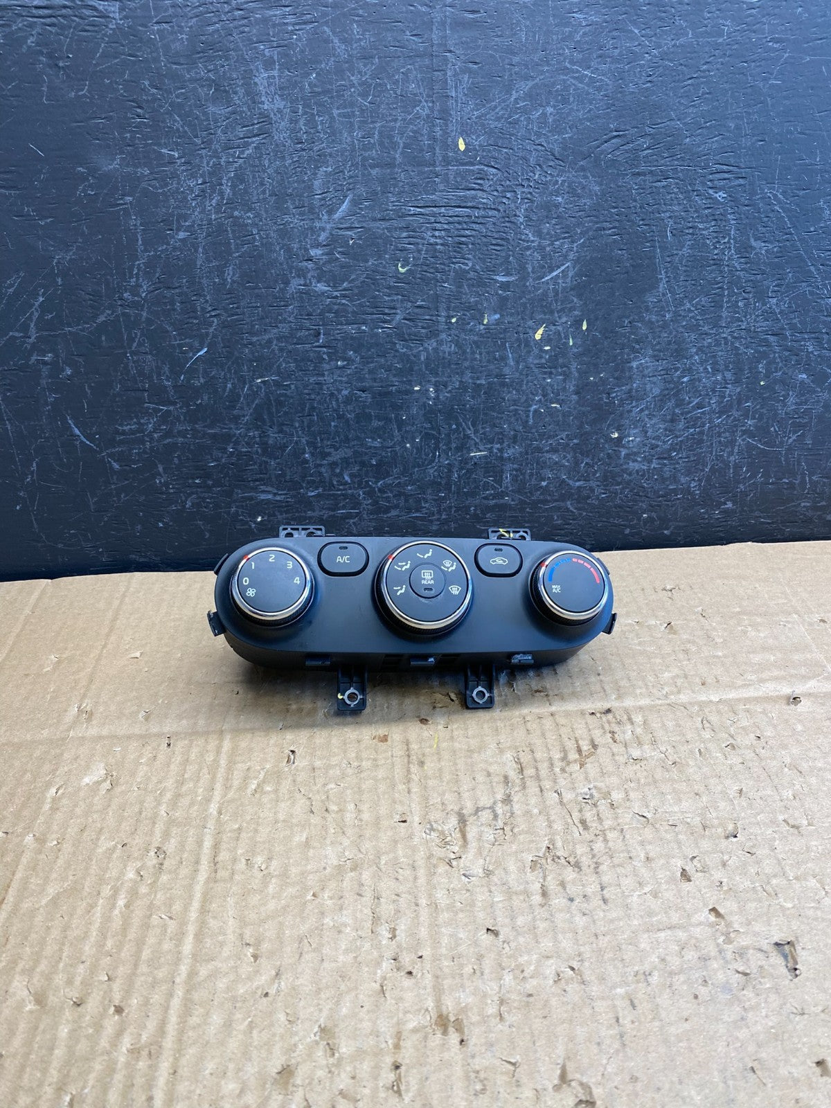 2014 - 2016 Kia Forte Temperature A/C Heater Climate Control AC9638 DG0