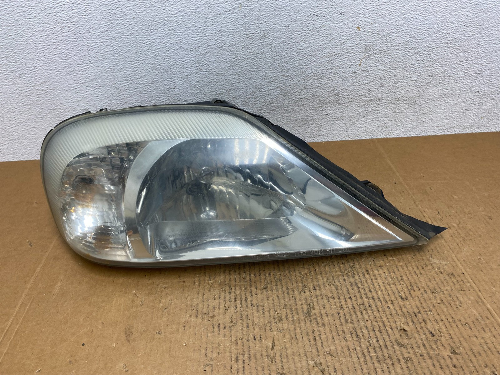 2000 to 2005 Mercury Sable Right Passenger Side Halogen Headlight AE1236 DW0
