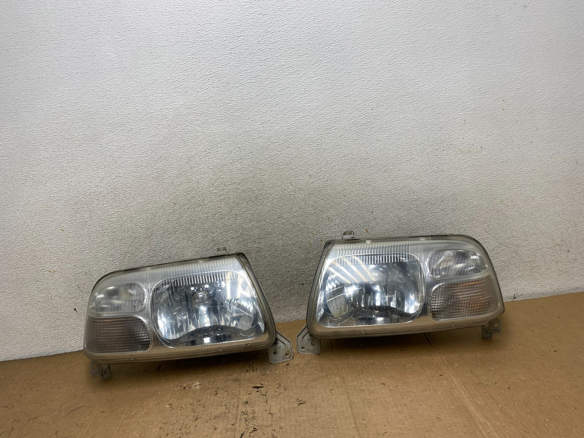 1999-2005 Suzuki Grand Vitara Left+Right Side Set Halogen Headlights AI9387 LK0
