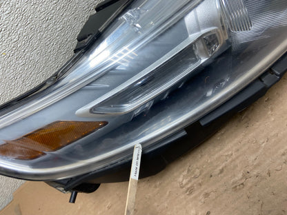 2013 to 2019 Ford Taurus Right Passenger RH Side Headlight Halogen OEM AB0133 DW4