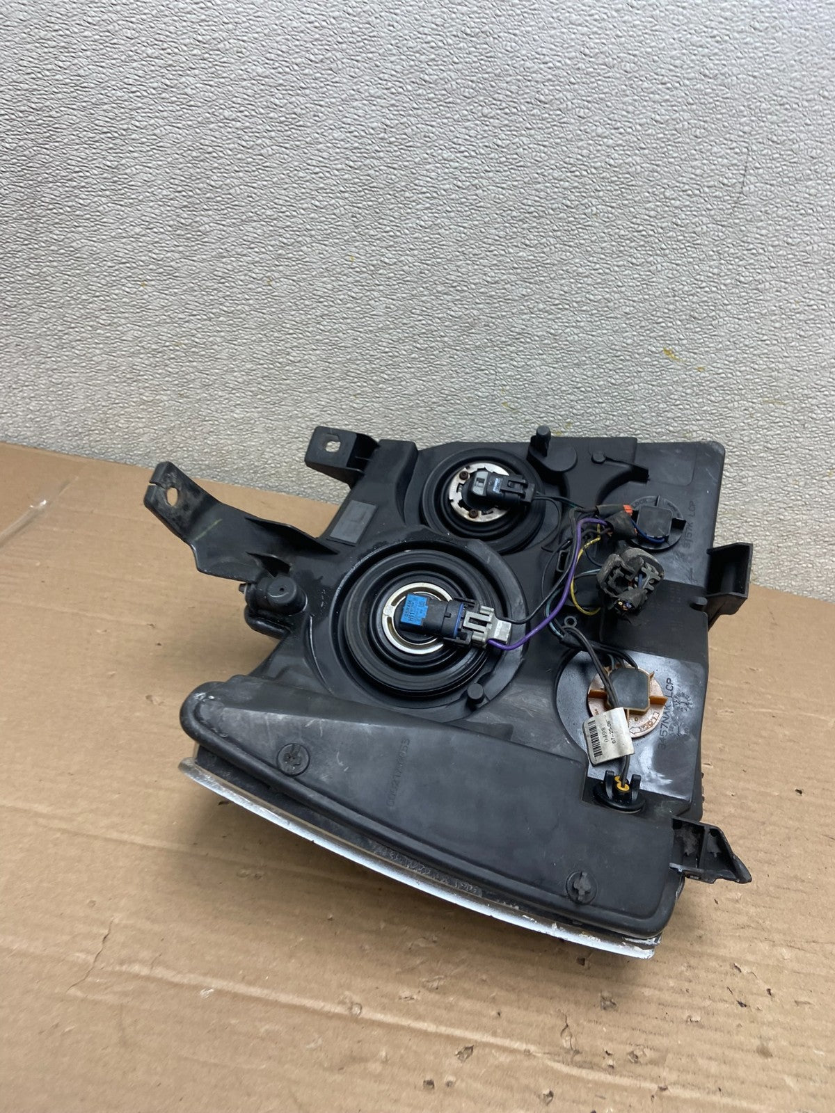 2007 to 2013 Chevrolet Suburban Tahoe Left Driver LH Headlight Oem AA8802 DW9