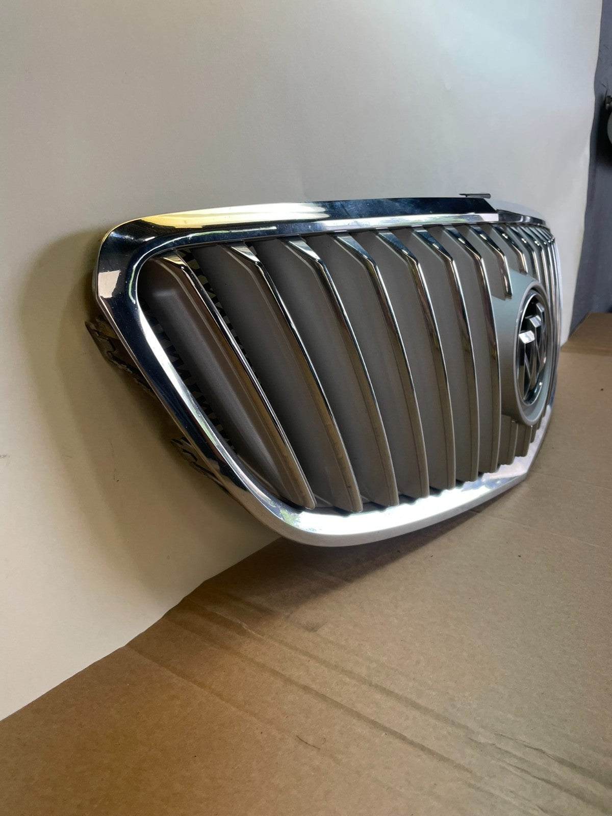 2010-2013 Buick Lacrosse Front Upper Grill Grille AG3009 DG2