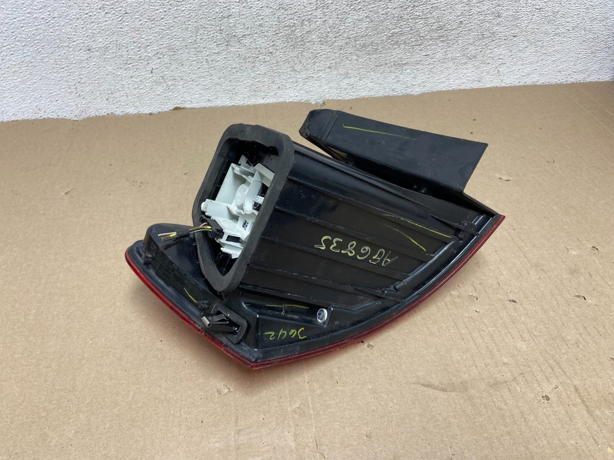 2015 to 2018 Volkswagen Jetta Right Passenger RH Side Tail Light AG6835 DW7