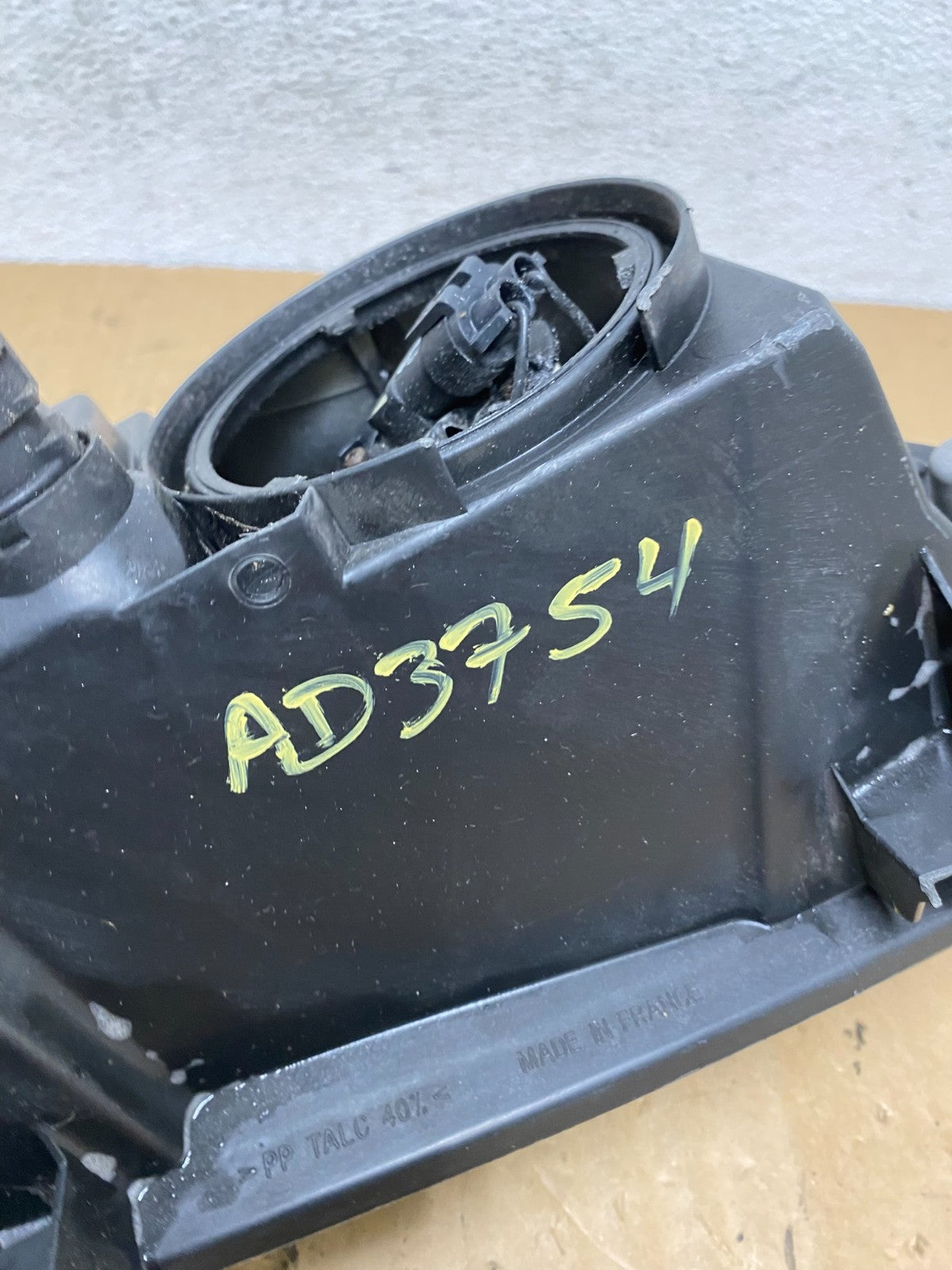 2001 2002 2003 2004 Volvo V70 XC70 Left Driver Side Headlight AD3754 DW13