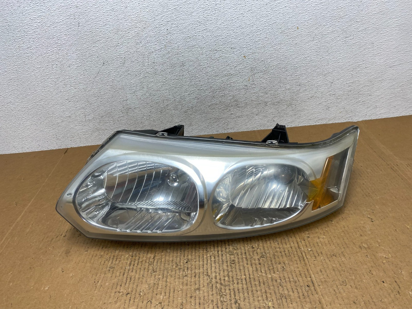 2003 to 2007 Saturn Ion Halogen Headlight Left Driver LH Side AE2594 DW0
