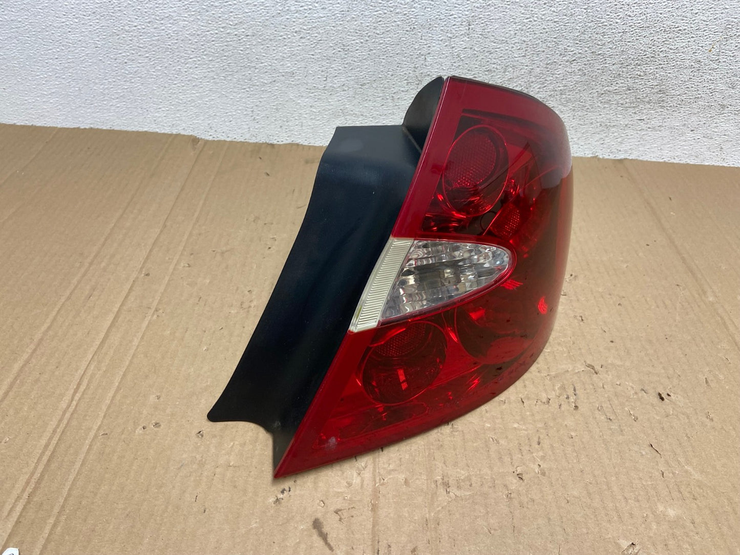2005 to 2009 Buick Lacrosse Right Passemger RH Side Tail Light AE8983 LK2