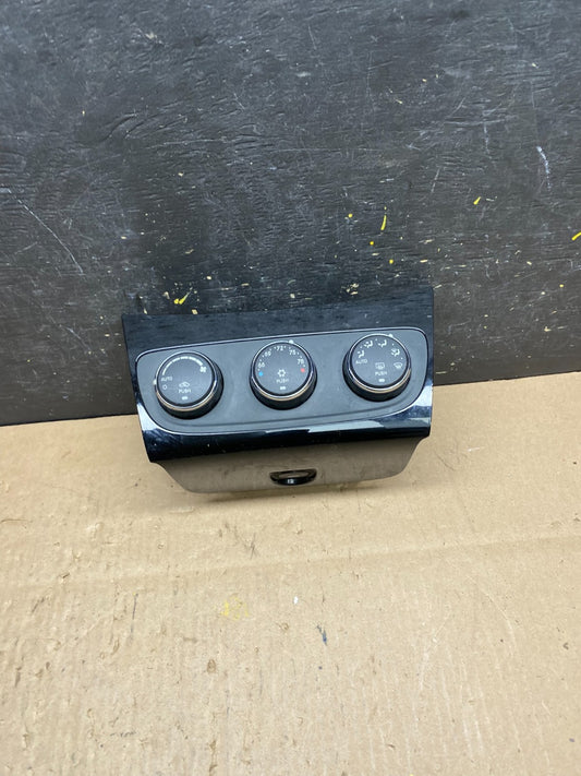 2011 - 2014 Chrysler 200 Heater AC Climate Switch Temperature Control T4959 DG0