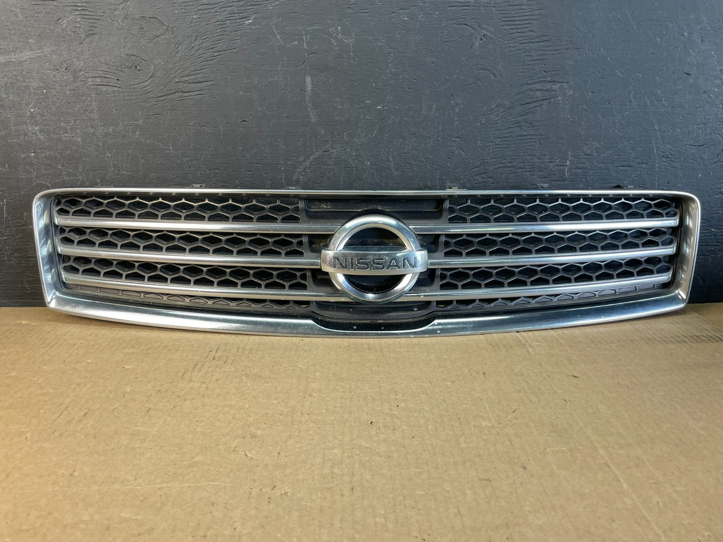 2009 to 2011 Nissan Maxima Front Upper Grill Grille 62070-9N00A AD0244 DG0