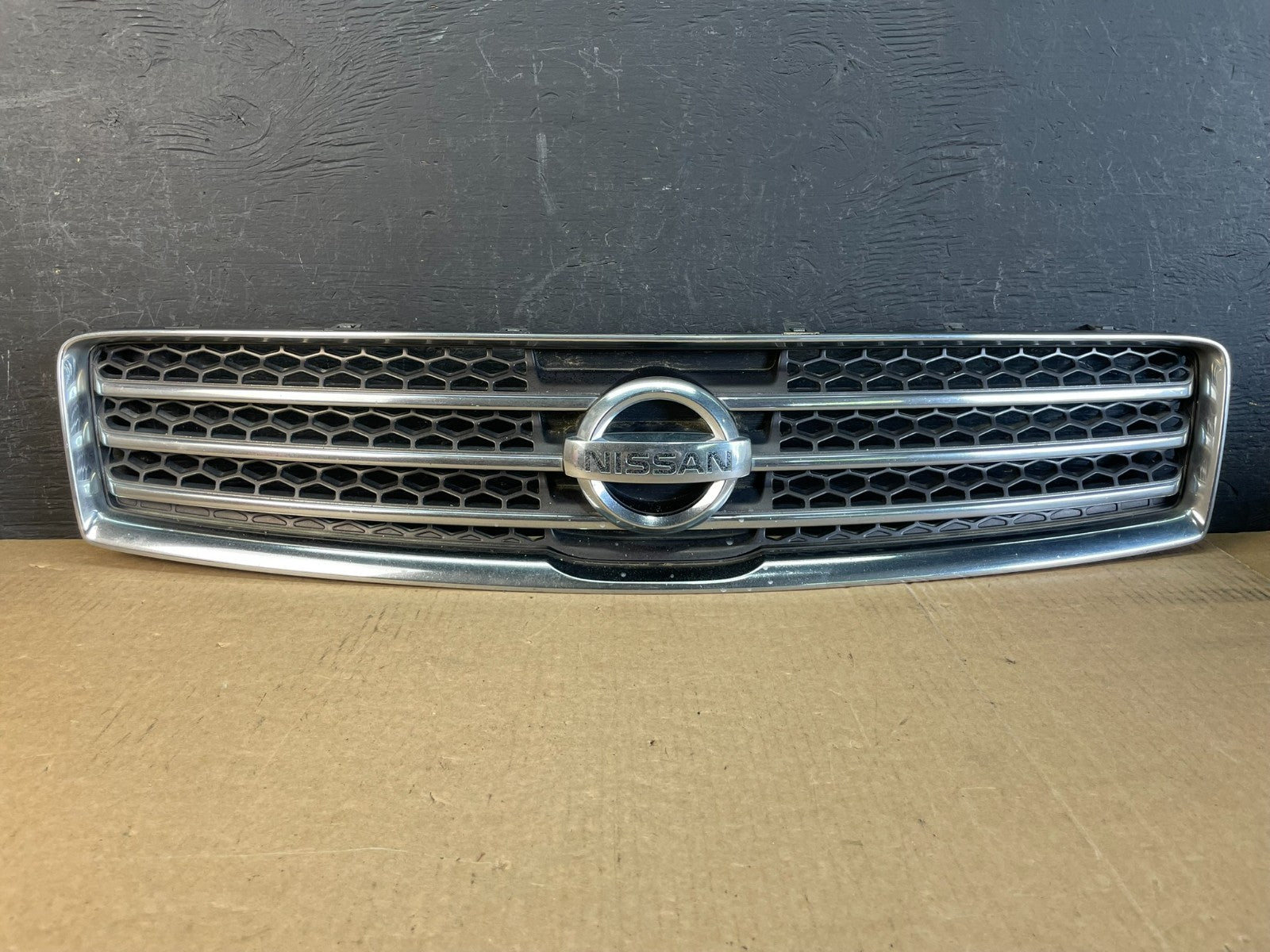 2009 to 2011 Nissan Maxima Front Upper Grill Grille 62070-9N00A AD0244 DG0