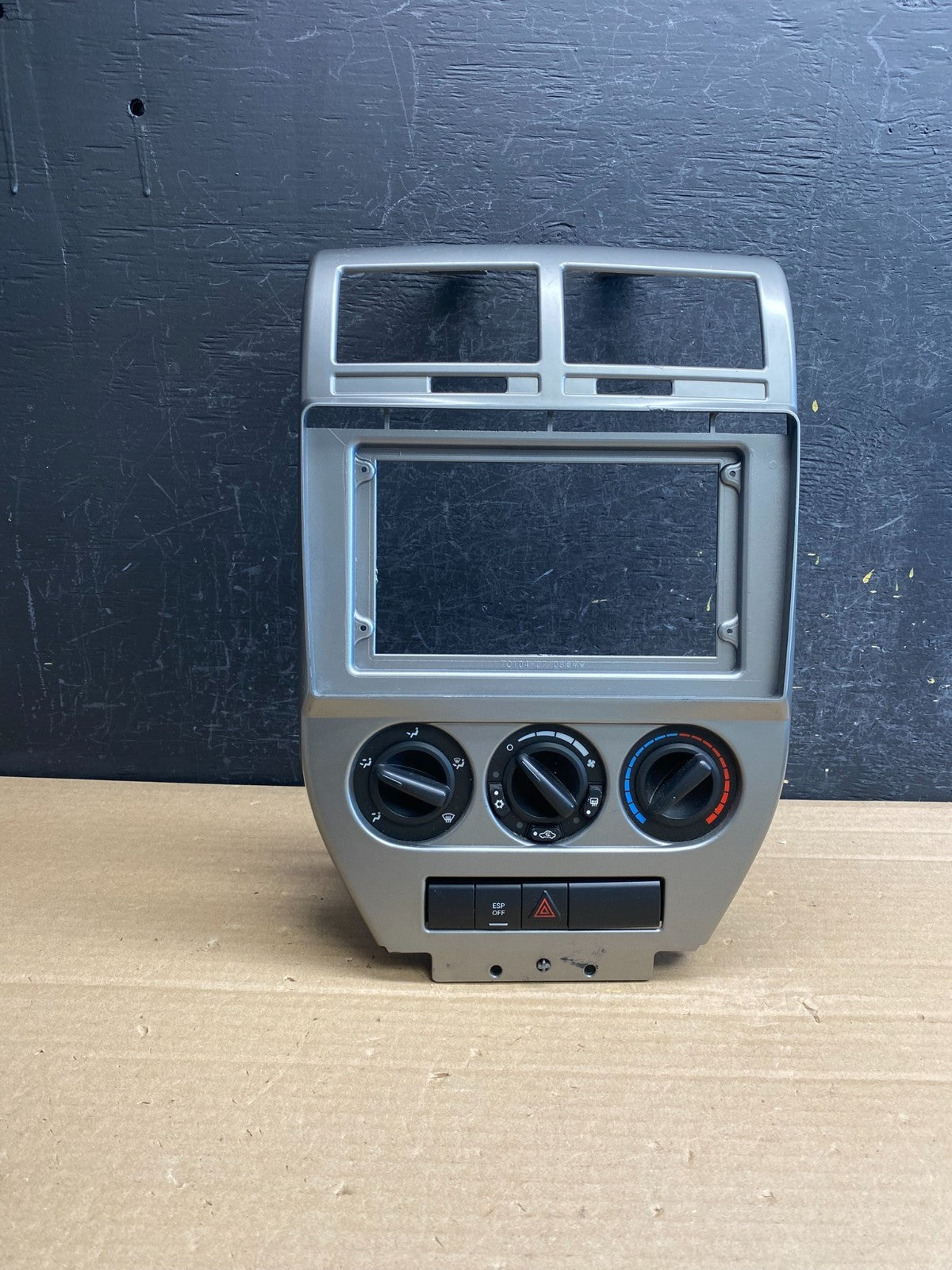 2007 to 2009 Dodge Caliber Dash Radio Center Bezel Climate Dash AG0074 DG0