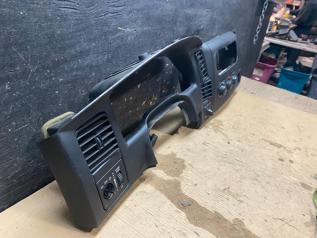 2001 2004 Dodge Dakota Speedometer Climate Control Radio Panel Bezel X3173 DG2