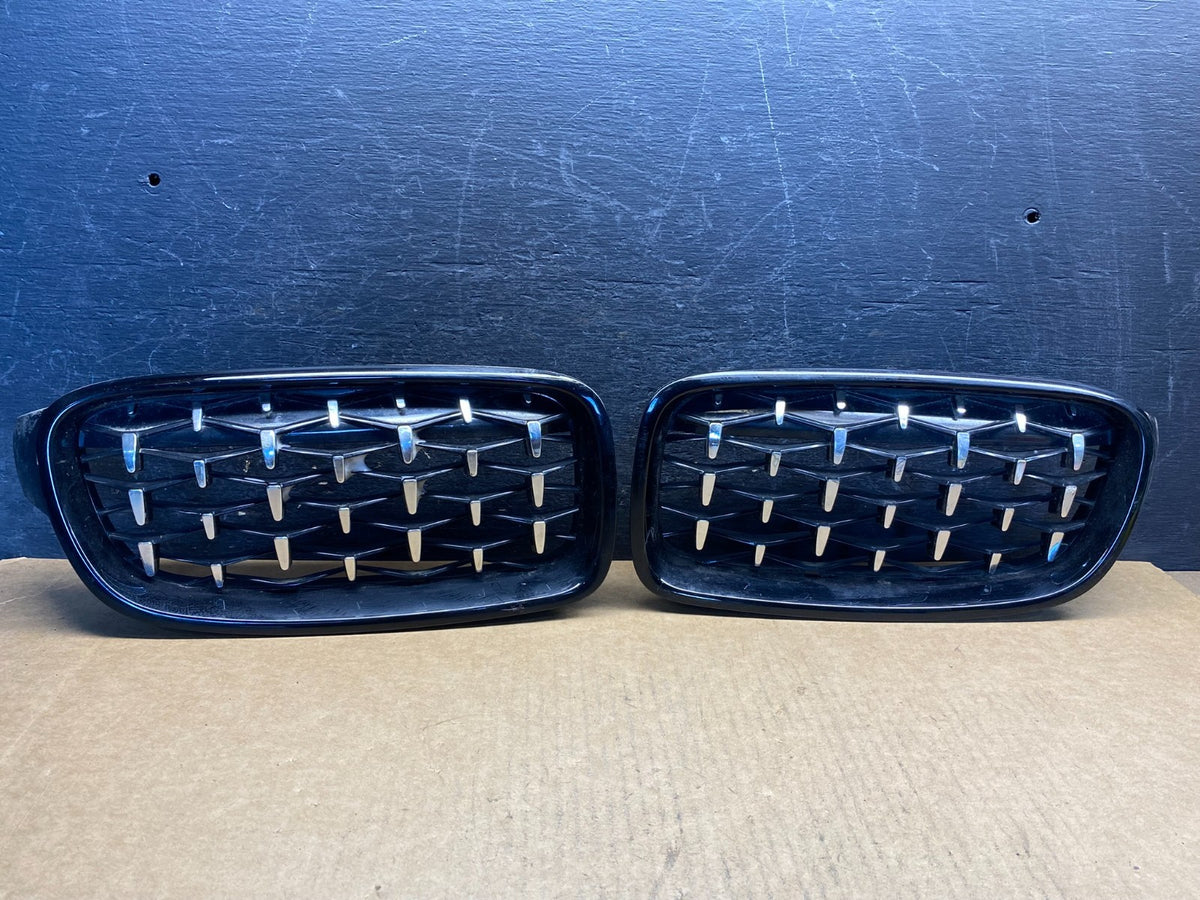 2012-2018 BMW F30 F31 320i 328i 330i 335i Black Front Diamond Grille AH50350