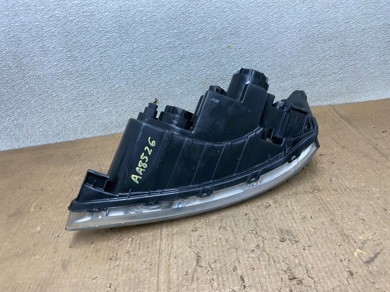 2009 to 2010 Hyundai Sonata Right Passenger RH Side Headlight Halogen AD2651 DW7