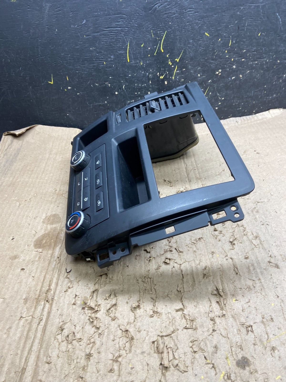 2012-2021 Nissan NV2500 NV3500 Radio Bezel Center Trim Climate Control X6445 DG2