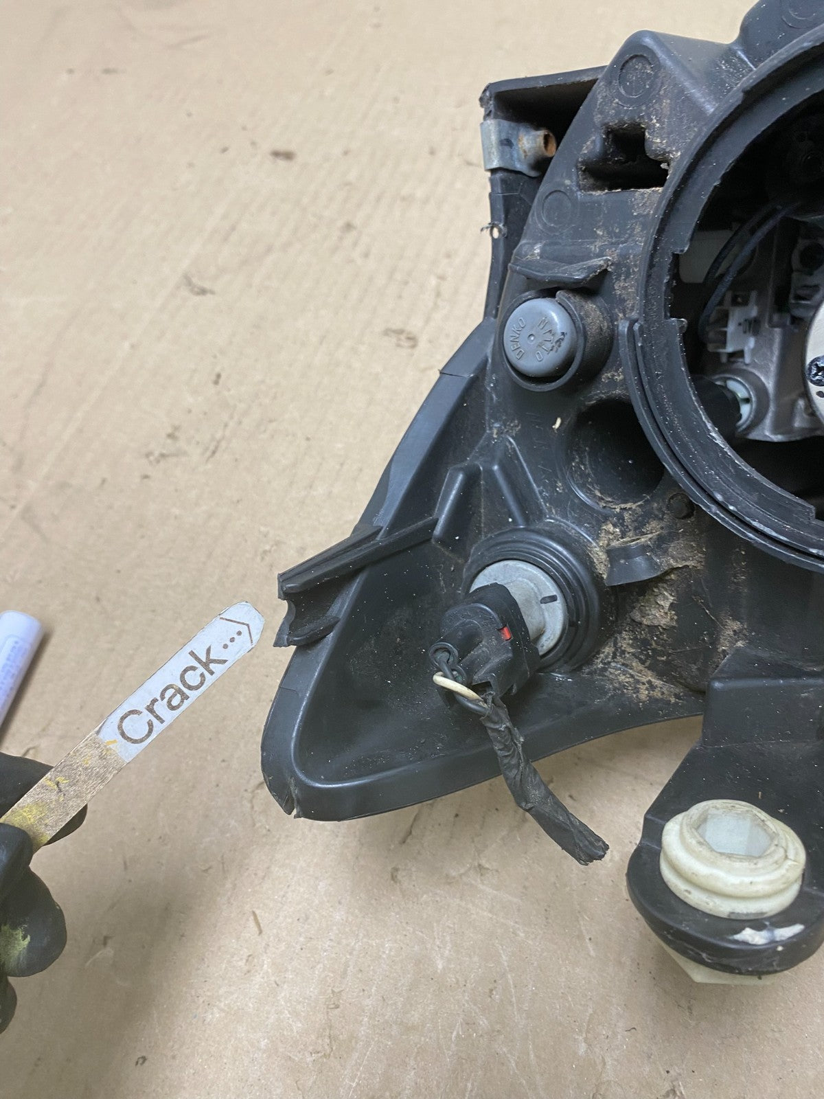 2011 2012 2013 2014 Chrysler 200 Right Passenger Halogen Headlight AH6839 DW4