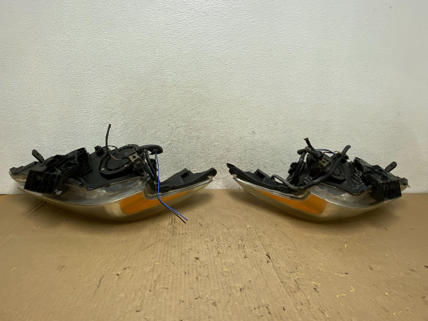 2013 to 2015 Nissan Altima Left+Right Side Set Halogen Headlights AG8073 DW8