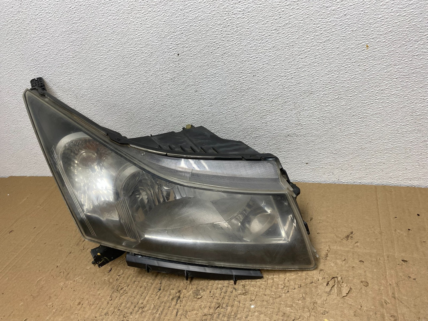 2011 to 2015 Chevrolet Cruze Halogen Right Passenger Rh Headlight Oem AC5526 DW1