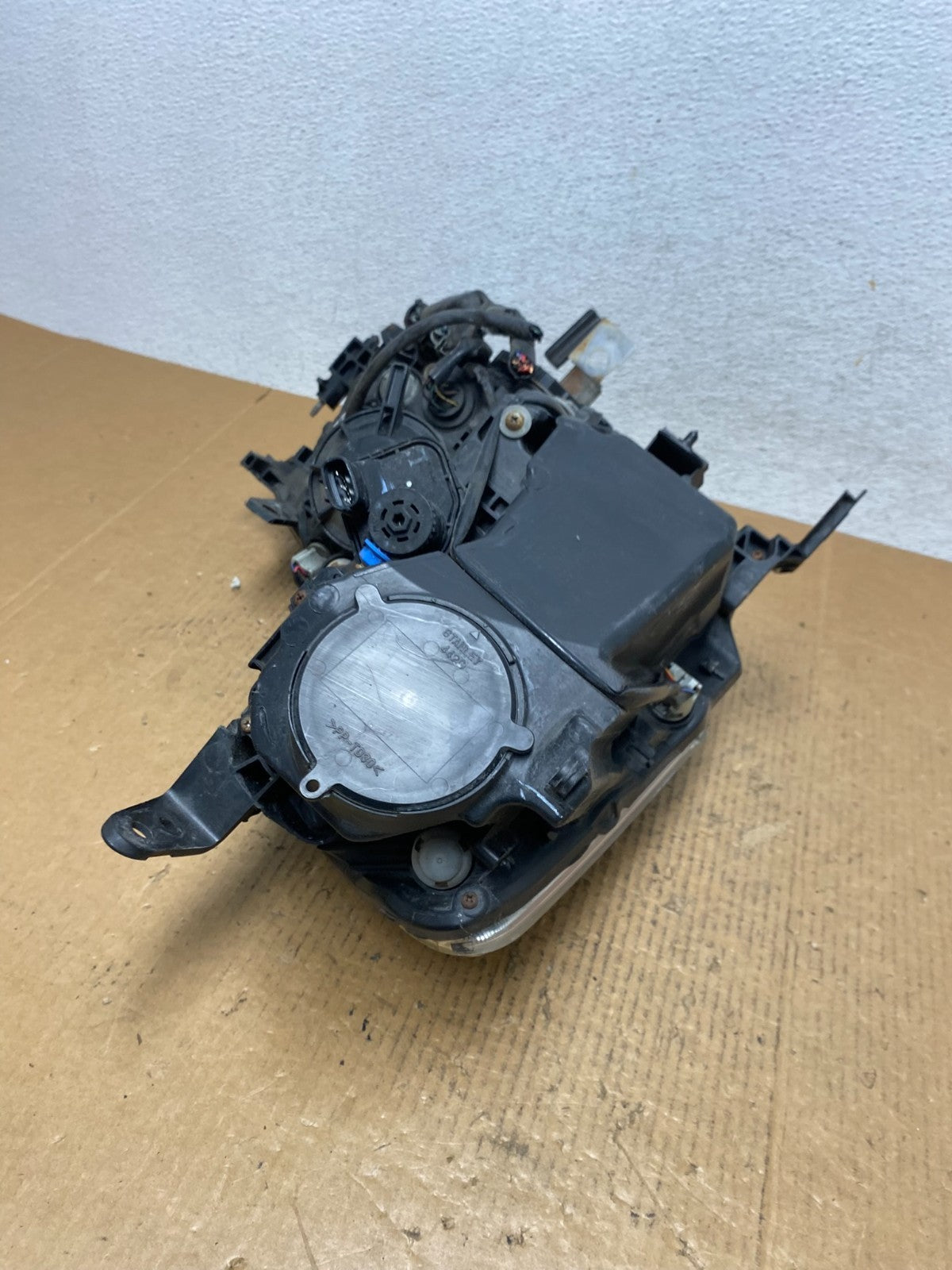 2006 to 2010 Infiniti M35 Left Driver Side Hid Xenon Headlight AE1486 DW7