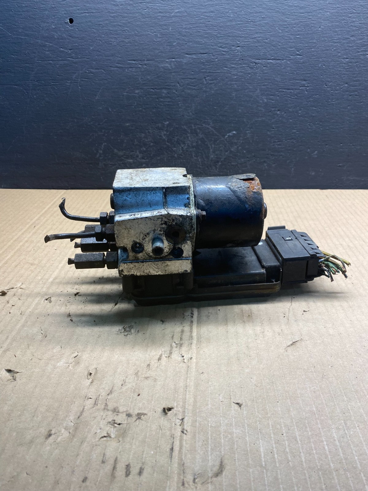 2003 2007 Ford E250 E350 Anti-Lock ABS Antilock Brake Pump AC0898 DG4