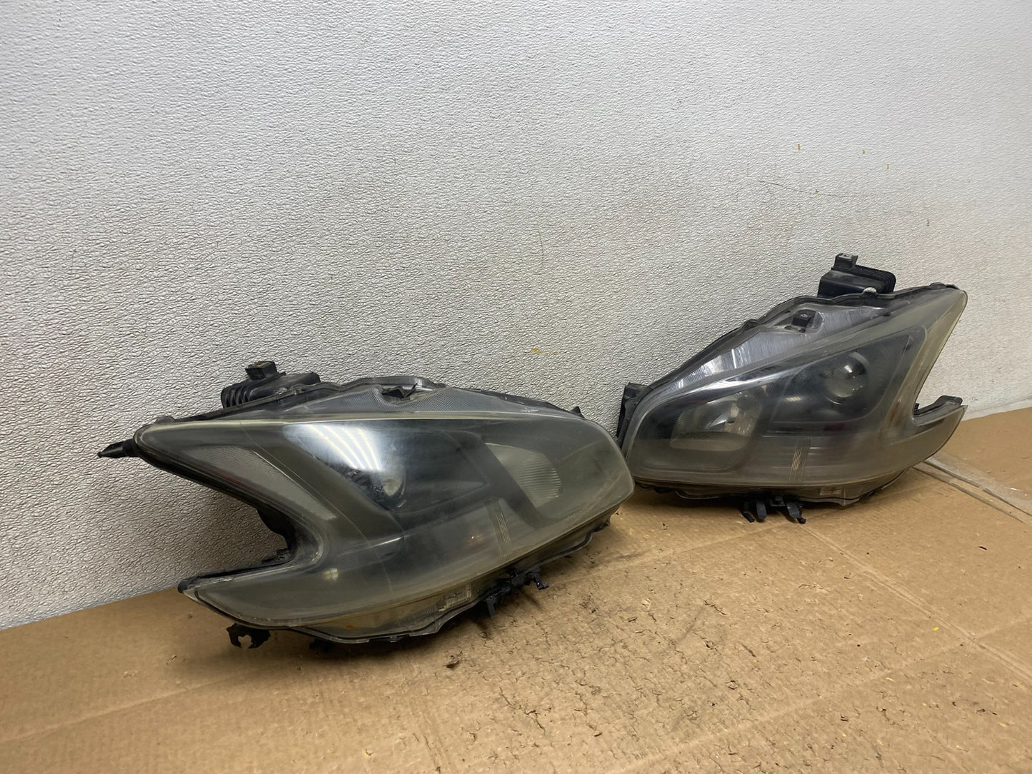 Halogen 2009 to 2014 Nissan Maxima Left+Right Set Side Headlights Z1233 DW2
