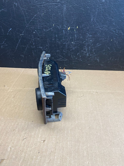 2005-2009 Mercedes W209 CLK350 A/C Heater Climate Control Trim OEM AB9233 DG2